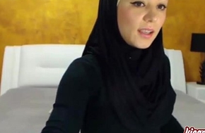 Hot arabian girl masturbates her deadly pussy