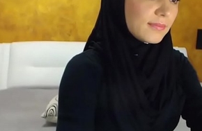 Arab hijab old bag strip  &amp_ revile on cam